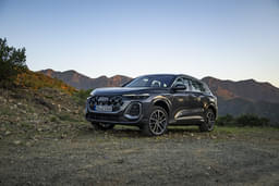 Audi New Q5 Front Right Three Quarter