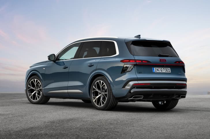 Audi New Q7 Rear View