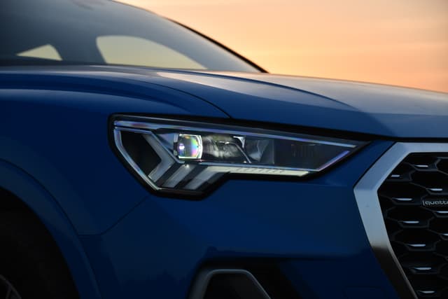Headlight Image - 3346