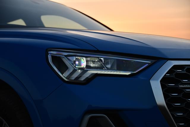 Headlight Image - 3346