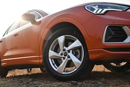 Audi Q3 Headlight