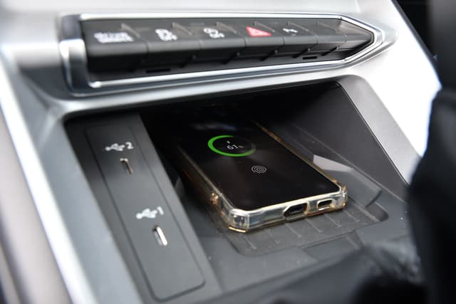 Charging Ports Image - 3316
