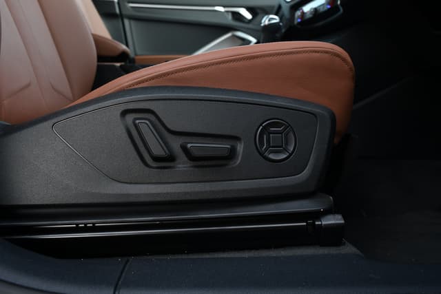 Leather Seats Image - 3322