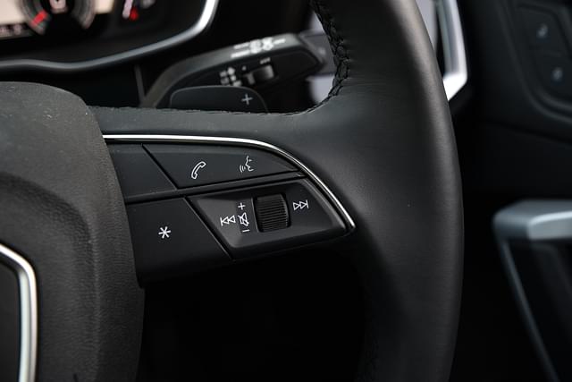 Steering Wheel Image - 3327