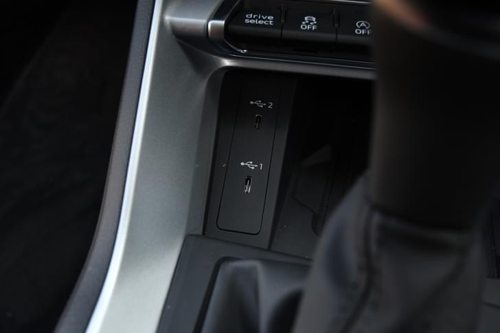 Audi Q3 12V Power Outlets 2