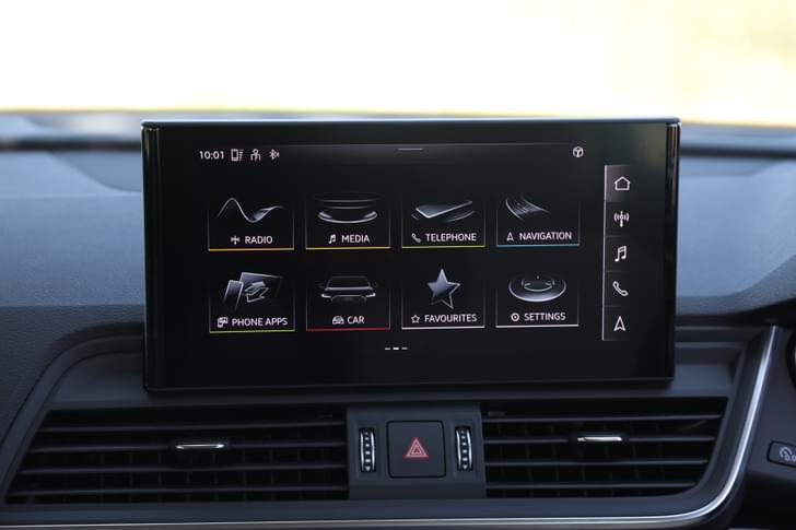 Audi Q5 Dashboard