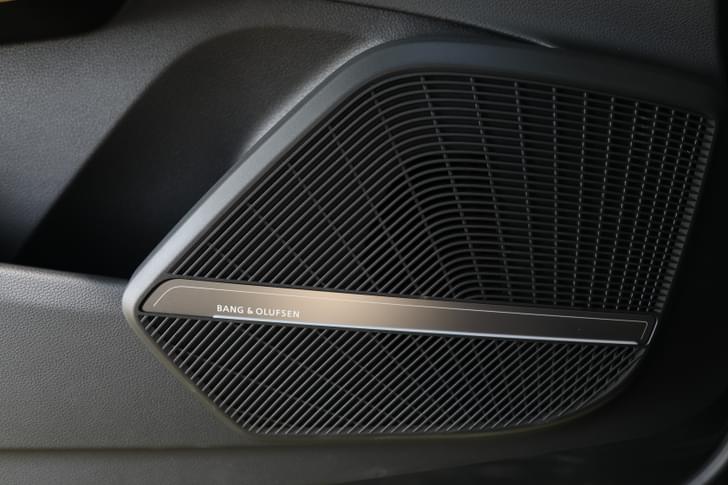 Audi Q5 Speaker