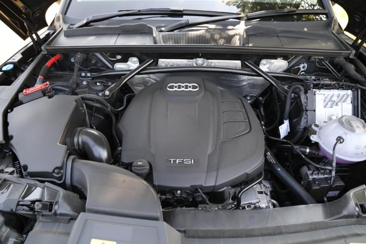 Audi Q5 Closed Bonnet