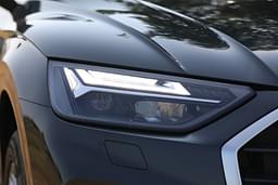 Audi Q5 Front Right Three Quarter