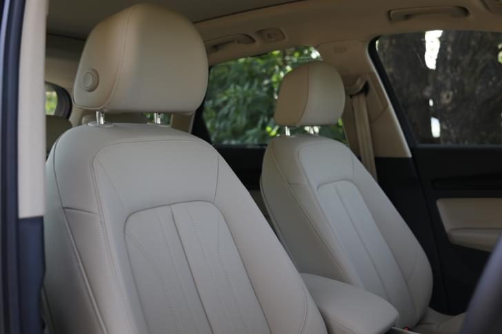 Audi Q5 Front Row Seats