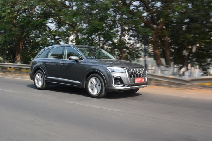 Audi Q7 Front Right Three Quarter