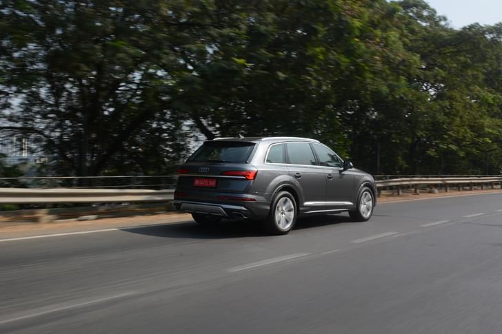 Audi Q7 Rear View
