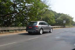 Audi Q7 Rear View