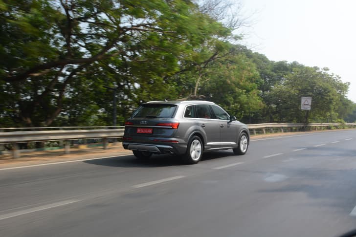 Audi Q7 Rear View