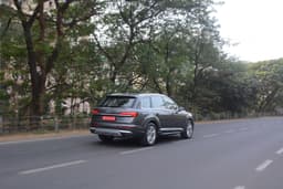 Audi Q7 Rear View