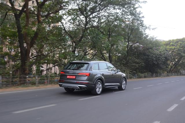 Rear View Image - 6887