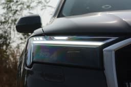 Audi Q7 Headlight