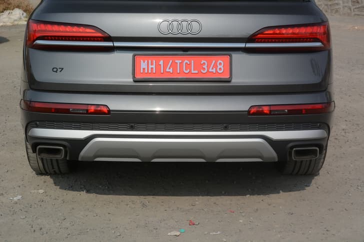 Audi Q7 Rear View