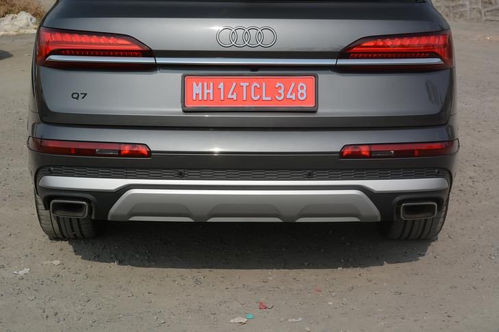 Audi Q7 Rear View
