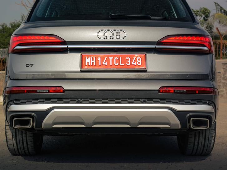 Audi Q7 Rear View