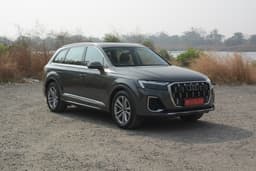 Audi Q7 Front Right Three Quarter