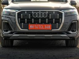 Audi Q7 Front View