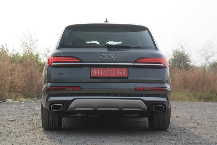 Audi Q7 Rear View