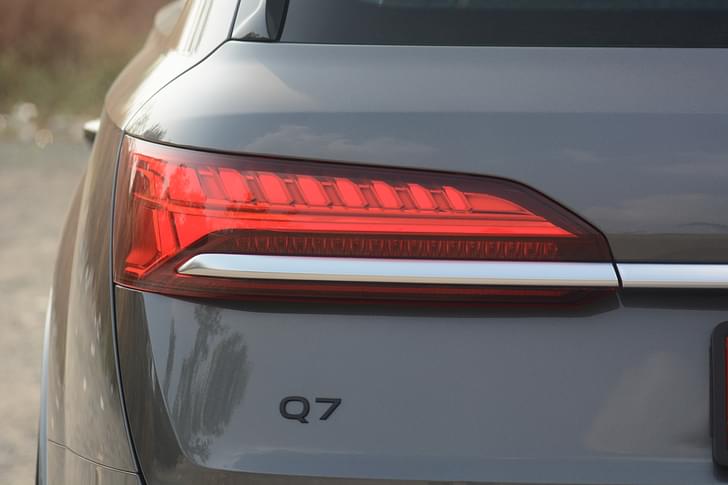 Audi Q7 Rear View