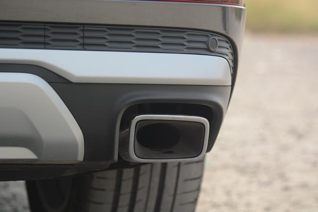Exhaust Pipes Image - 6974