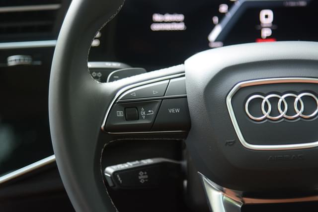 Steering Wheel Image - 7019
