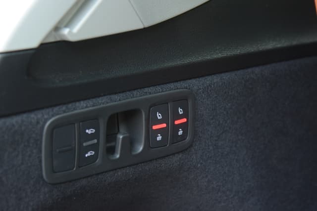 Door Controls Image - 7049