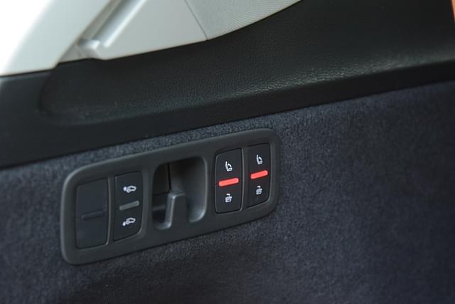 Door Controls Image - 7049