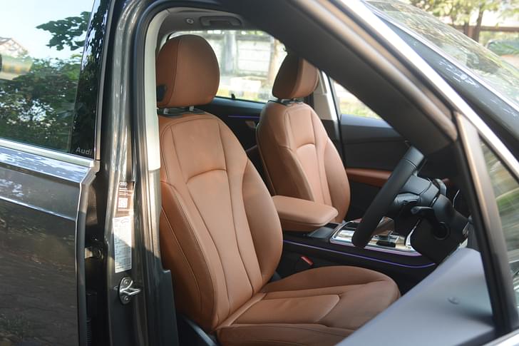 Audi Q7 Front Row Seats