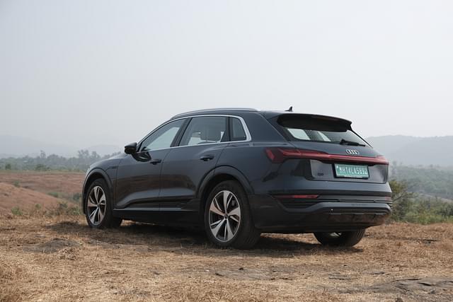 Rear View Image - 6696