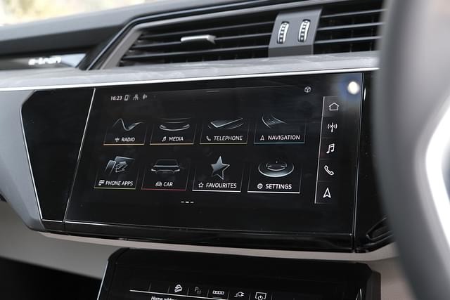 Infotainment System Image - 6711