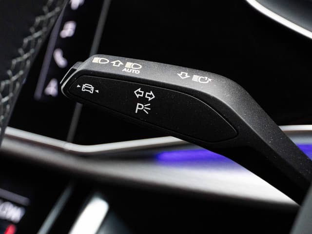 Steering Mounted Controls Image - 33957