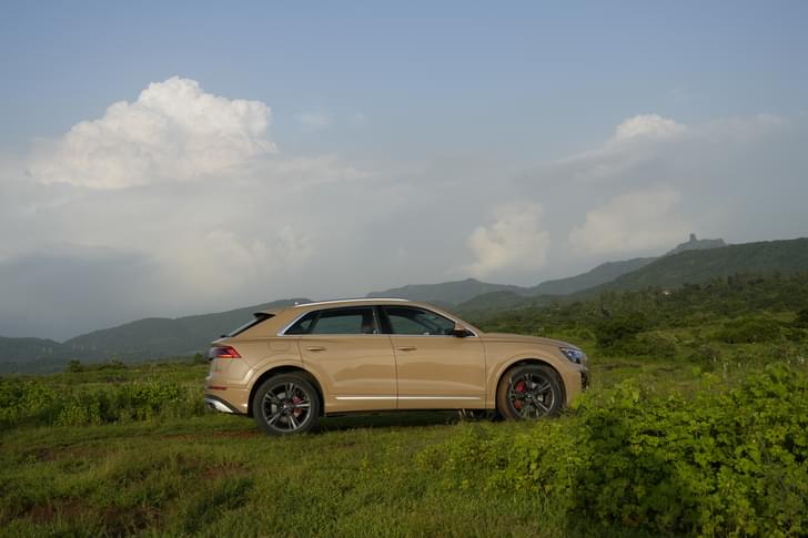 Audi Q8 Front Right Three Quarter