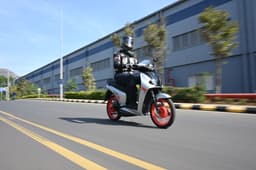 Bgauss Ruv 350 Front Left Three Quarter