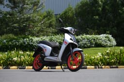 Bgauss Ruv 350 Front Right Three Quarter