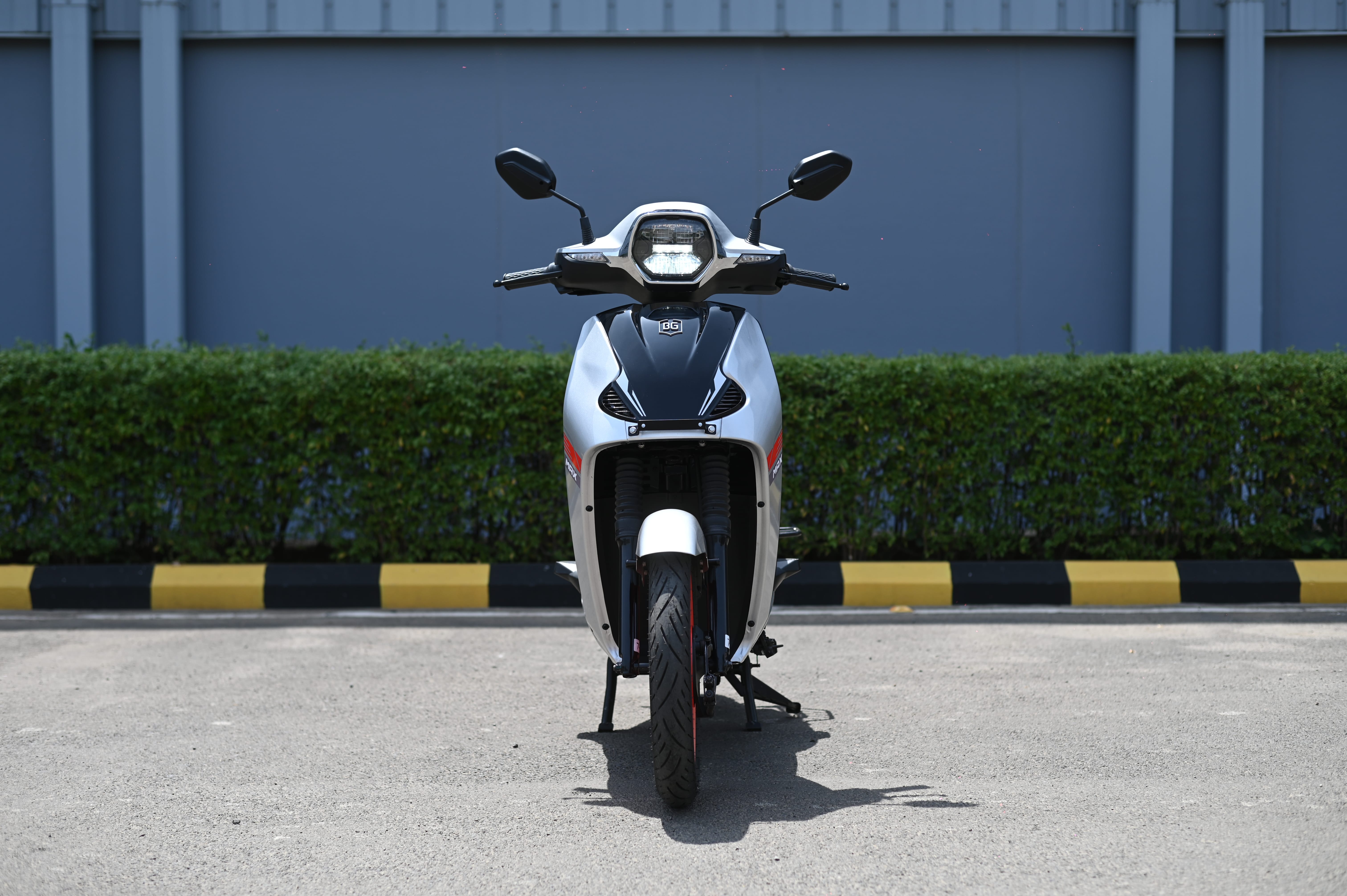 BGauss RUV 350 Price, Images, Features, Mileage, Colours Reviews