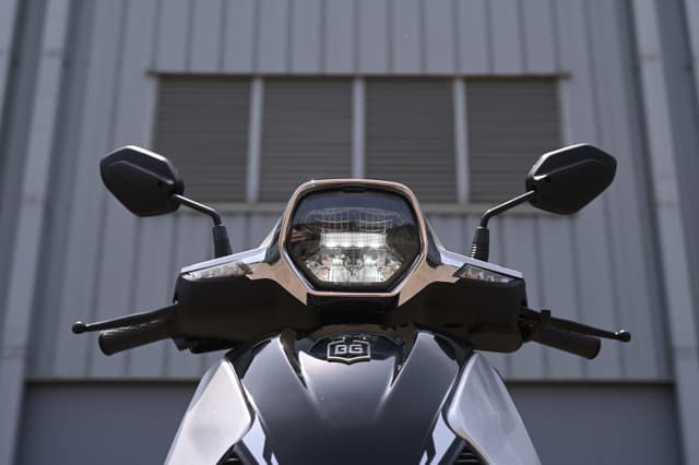 Headlight Image - 21638