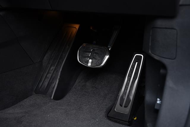 Foot Controls Image - 19398