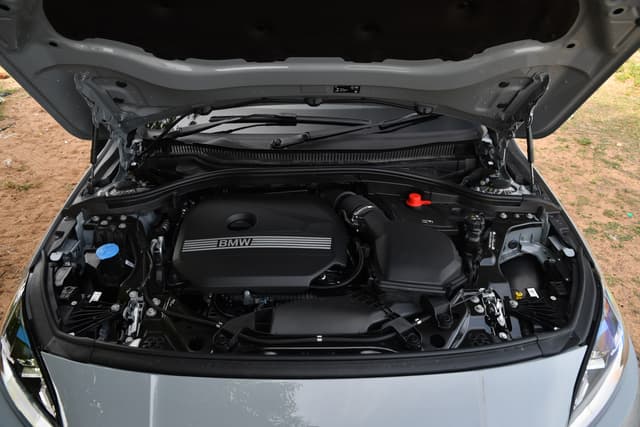 Open Bonnet Engine Shot Image - 19399