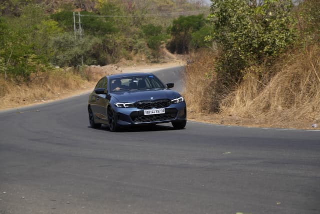 BMW 3 Series Front Right Three Quarter