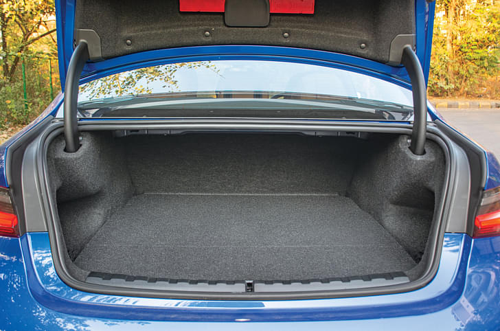 Bmw 3 Series Lwb Boot Open