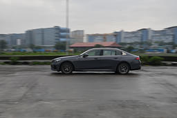 Bmw 5 Series Lwb Front Right Three Quarter