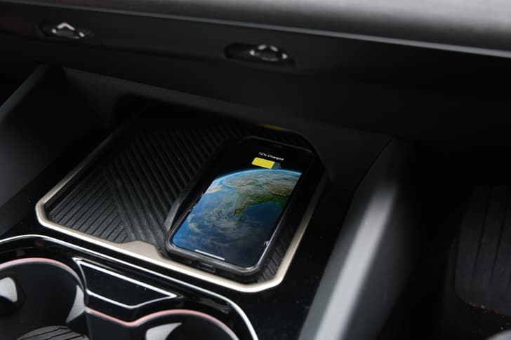Bmw 5 Series Lwb Charging Ports