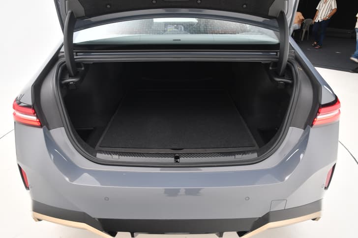 Bmw 5 Series Lwb Rear View