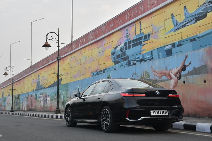 Bmw 7 Series Rear View