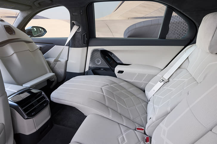 Bmw 7 Series Facelift Second Row Seats